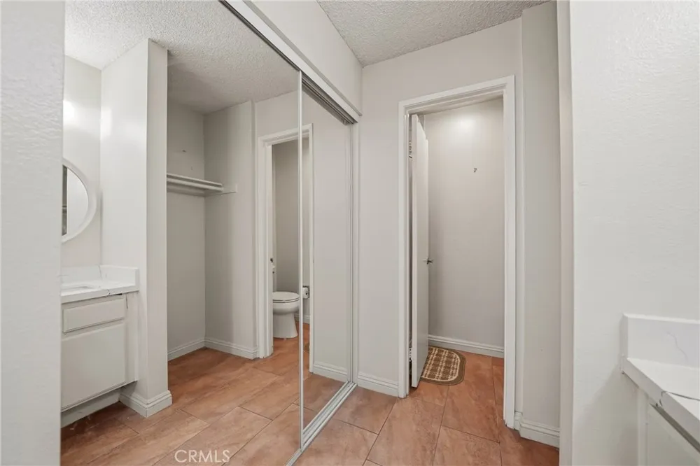 1251 S Meadow #120 Colton, CA 92324