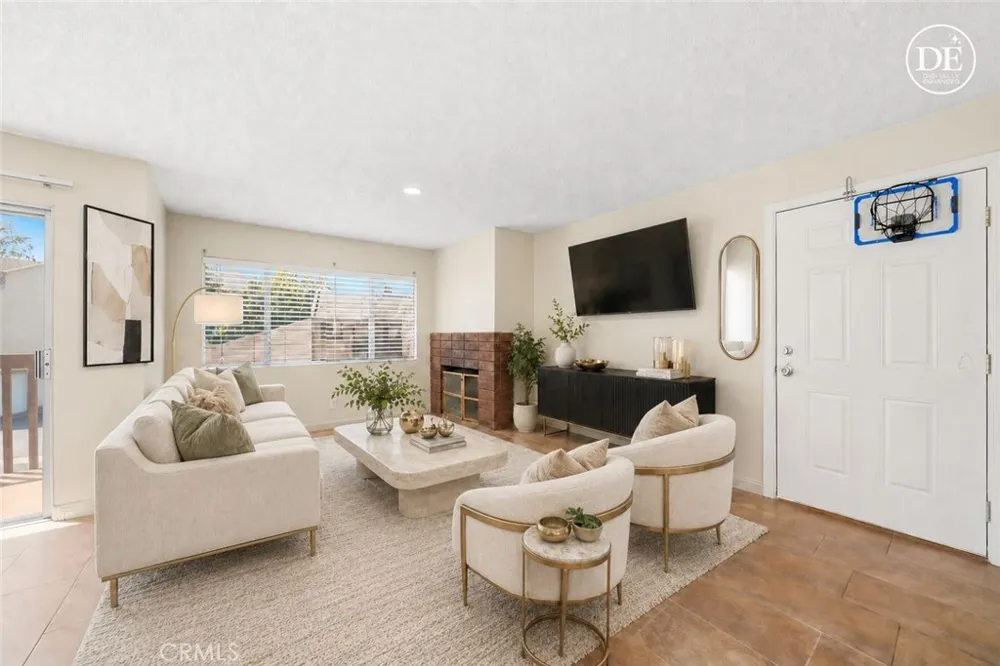 1251 S Meadow #120 Colton, CA 92324