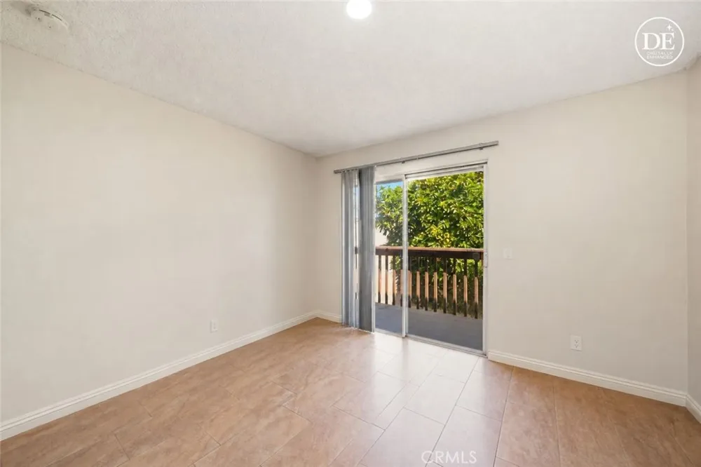 1251 S Meadow #120 Colton, CA 92324