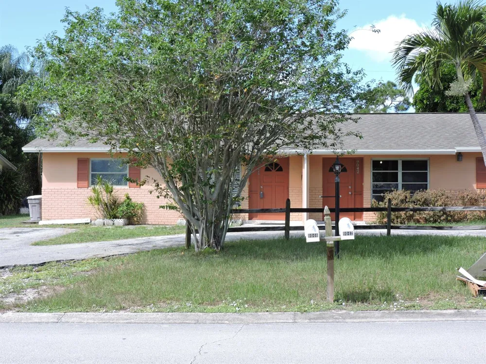 9046 SE Parkway Drive Hobe Sound, FL 33455