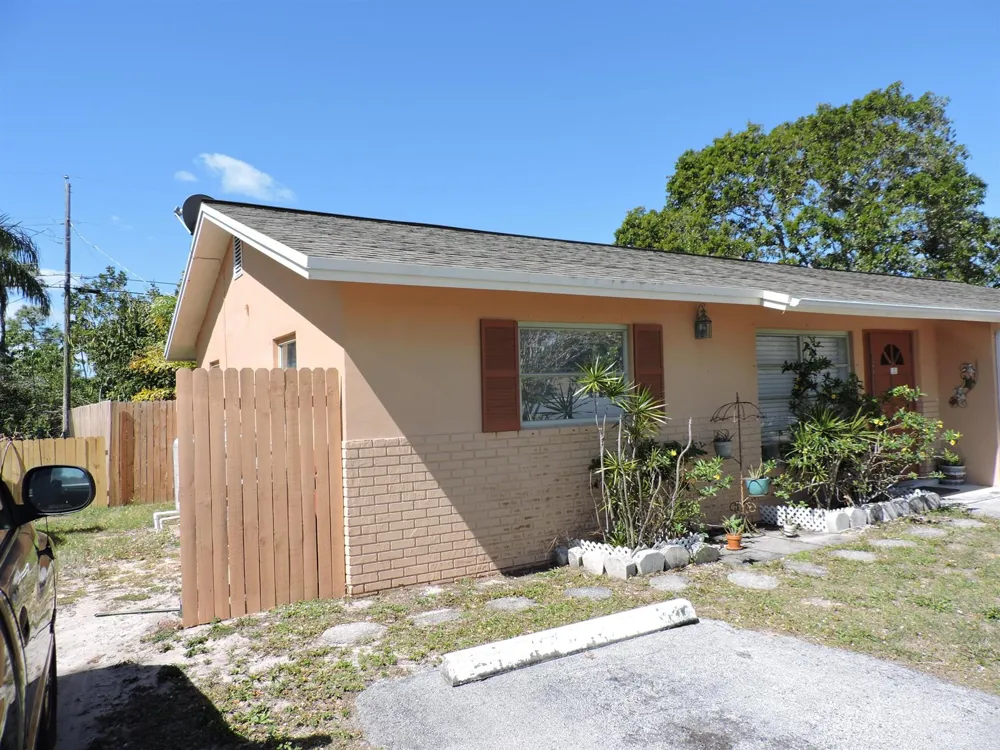 9046 SE Parkway Drive Hobe Sound, FL 33455