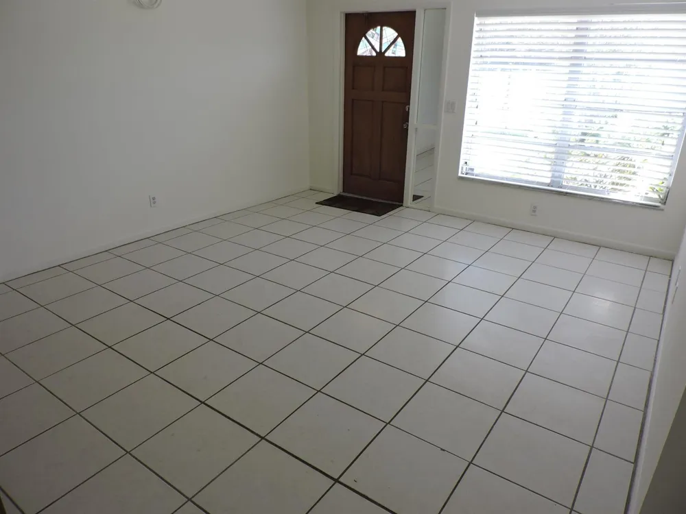 9046 SE Parkway Drive Hobe Sound, FL 33455