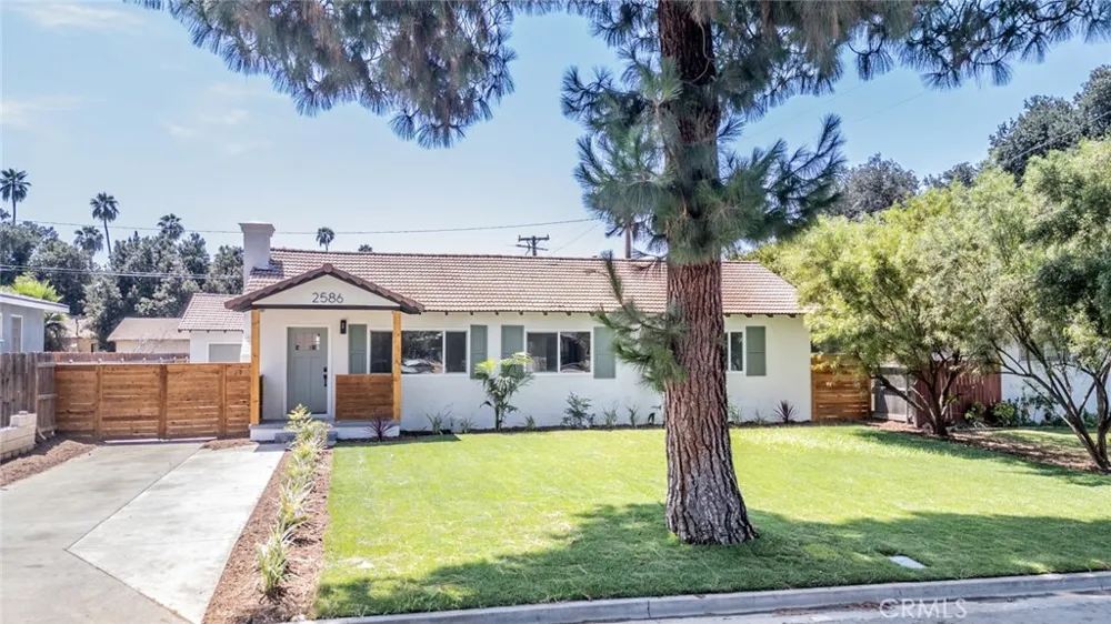 2586 Prospect Avenue Riverside, CA 92507