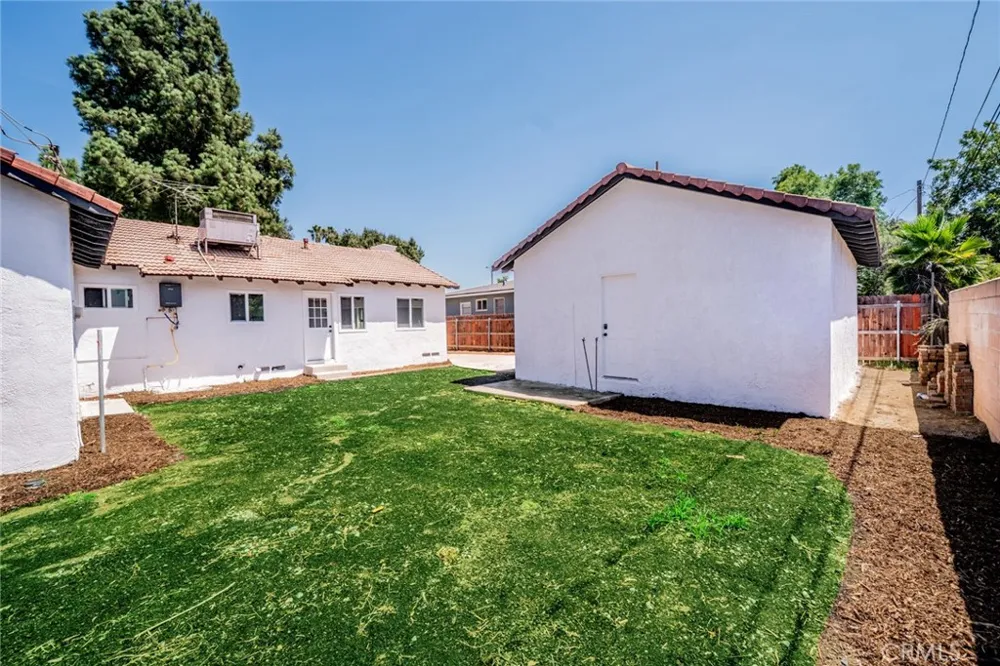 2586 Prospect Avenue Riverside, CA 92507