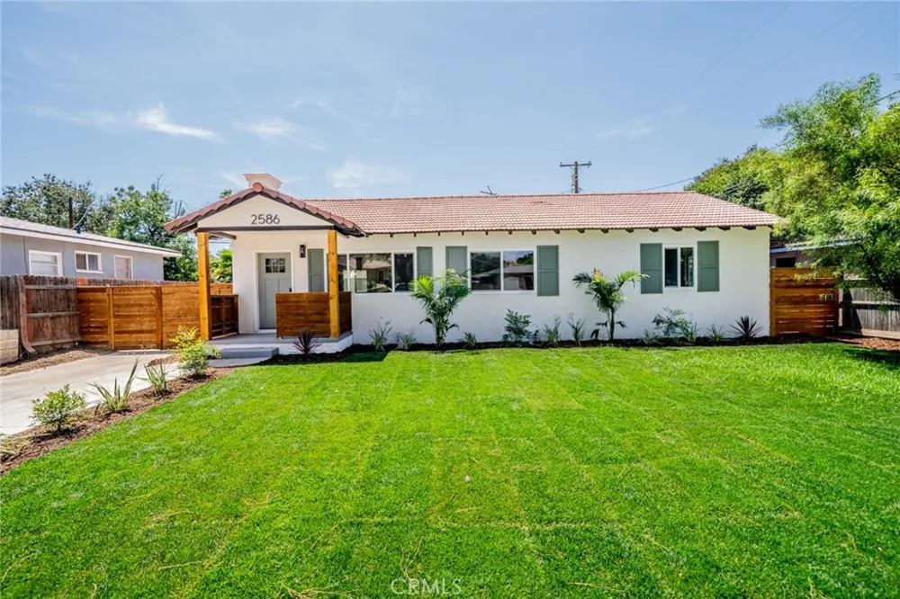 2586 Prospect Avenue Riverside, CA 92507