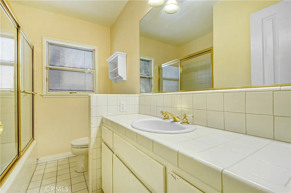3264 Lugo San Bernardino, CA 92404