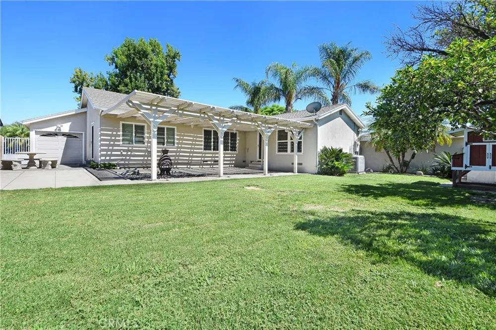 3264 Lugo San Bernardino, CA 92404
