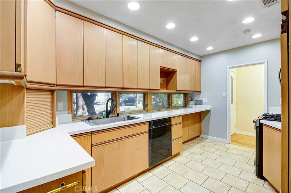 3264 Lugo San Bernardino, CA 92404