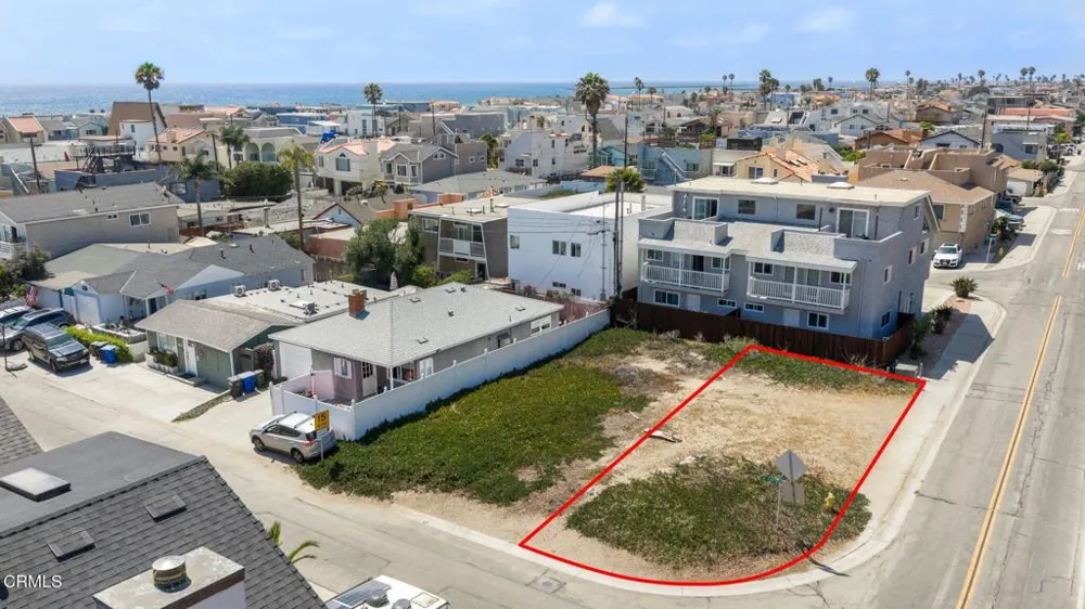 161 Santa Monica Avenue Oxnard, CA 93035