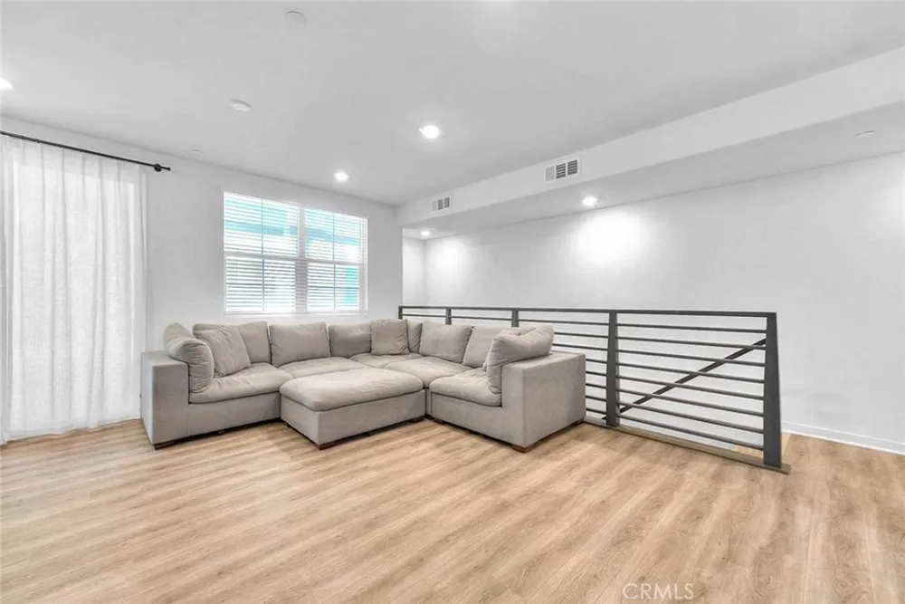 8244 Spirit Chino, CA 91708