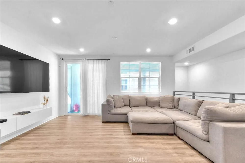 8244 Spirit Chino, CA 91708