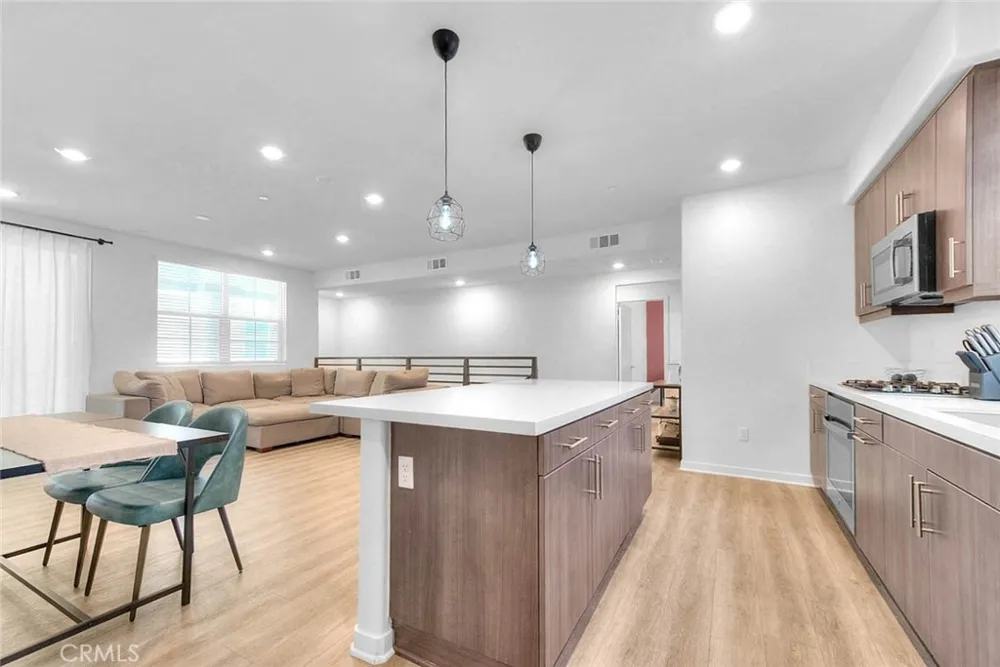 8244 Spirit Chino, CA 91708