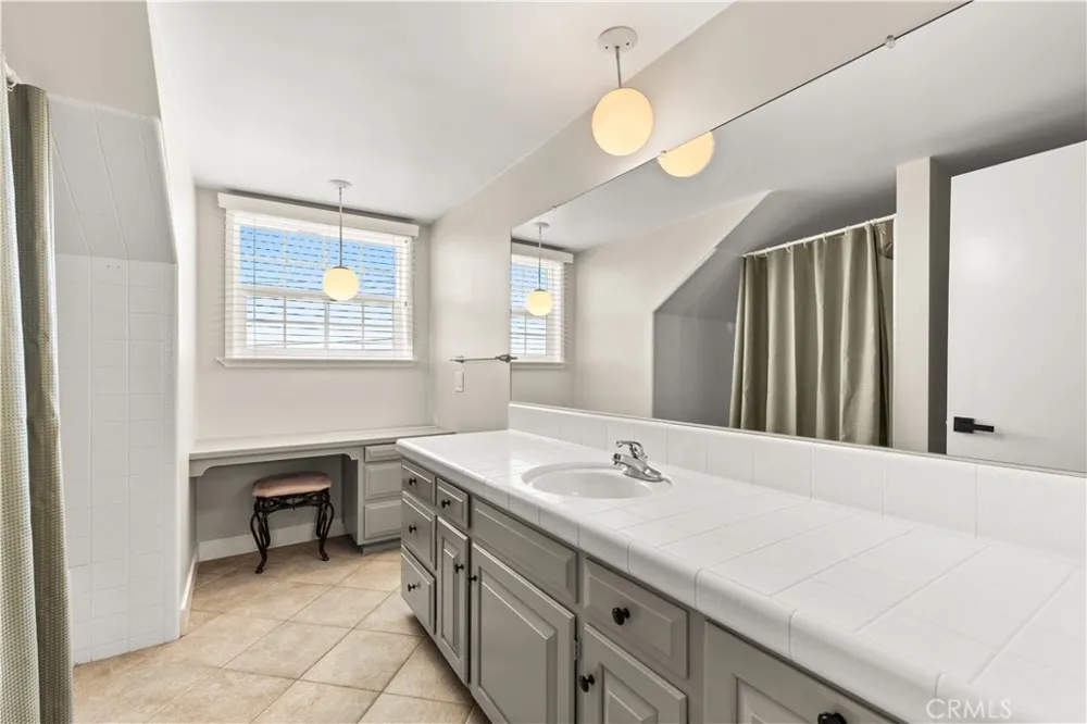 547 W 25th Upland, CA 91784
