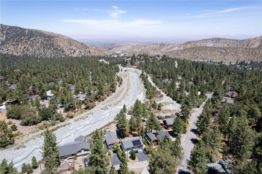 2054 Slippery Elm Wrightwood, CA 92397
