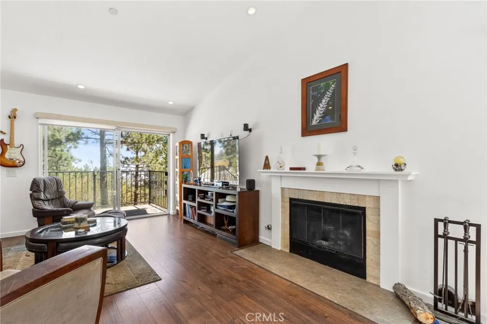 2054 Slippery Elm Wrightwood, CA 92397