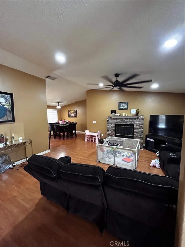 14168 Tu Su Apple Valley, CA 92307