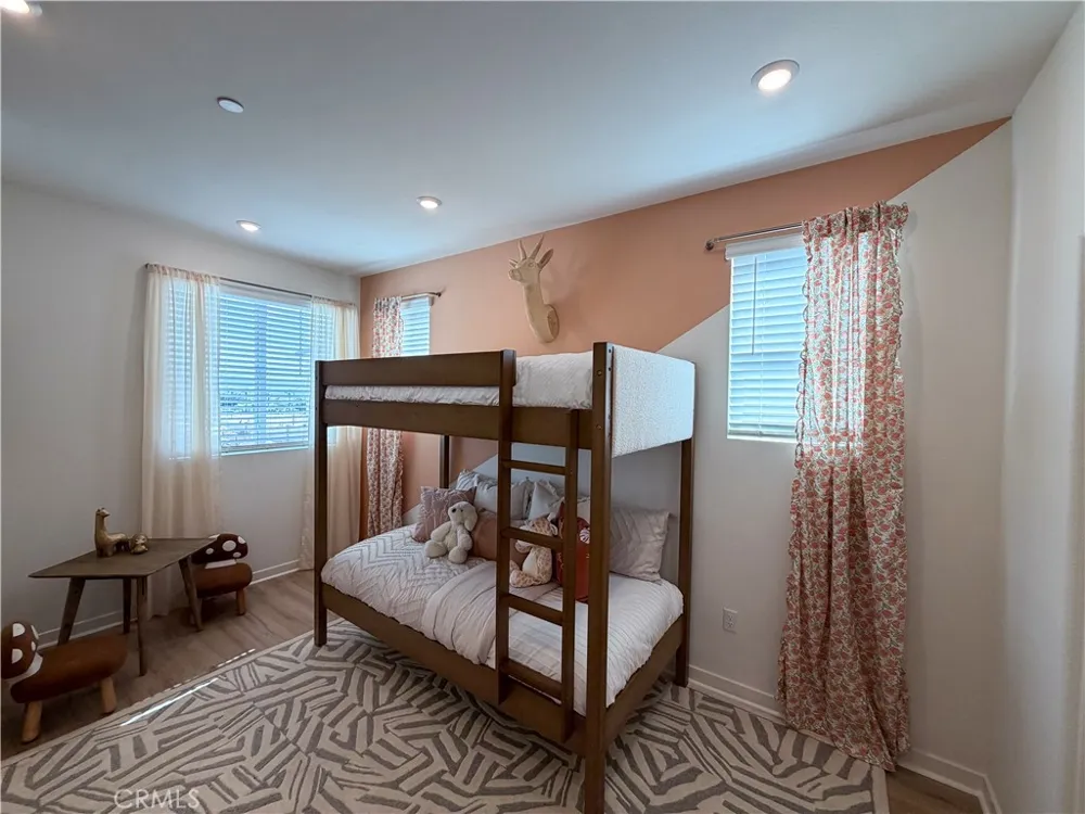 7202 Lisbon Way Highland, CA 92346