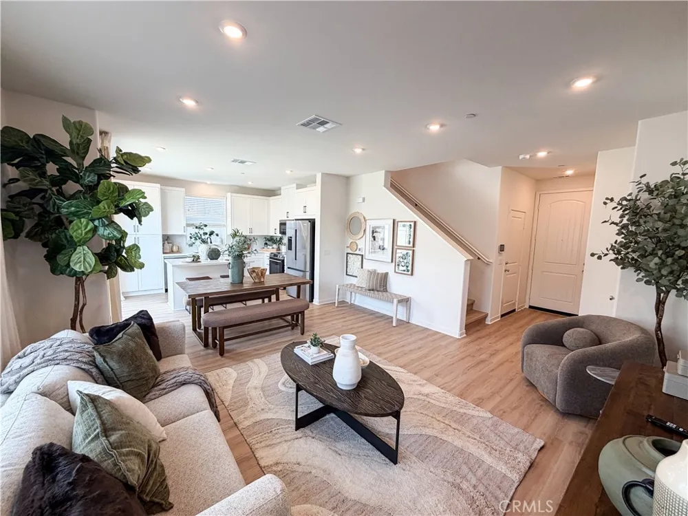 7202 Lisbon Way Highland, CA 92346