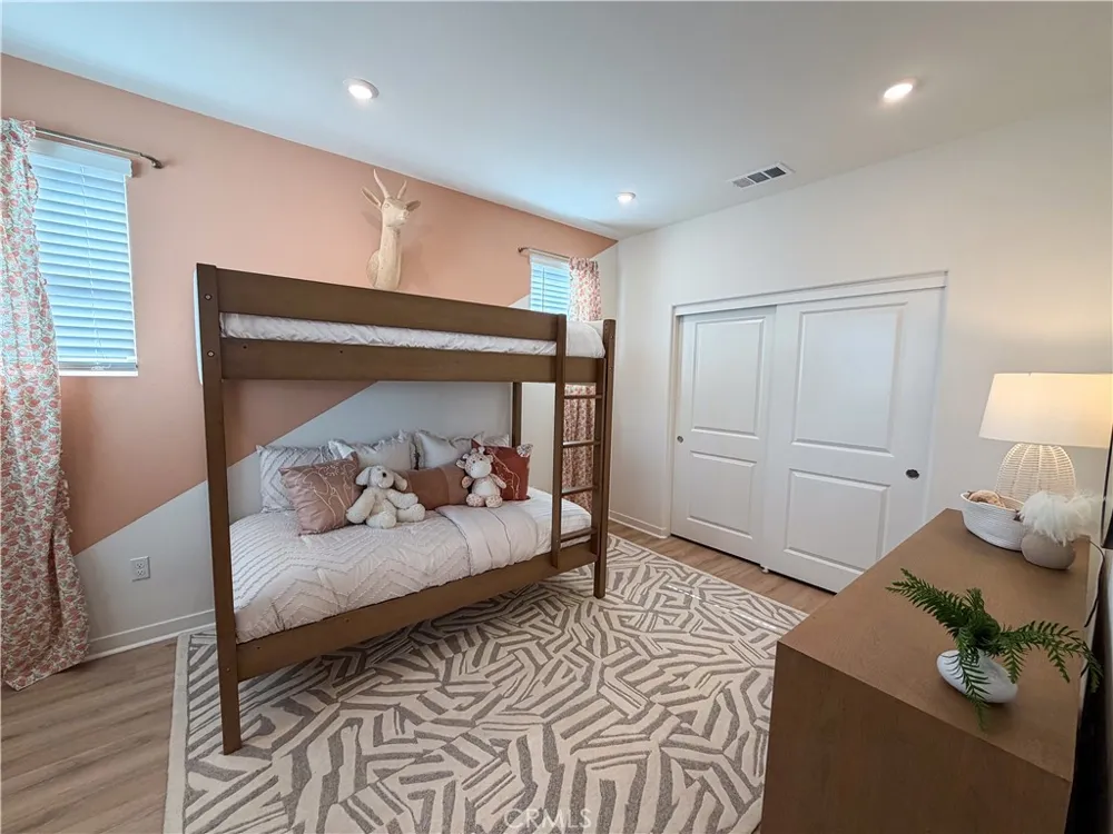 7202 Lisbon Way Highland, CA 92346