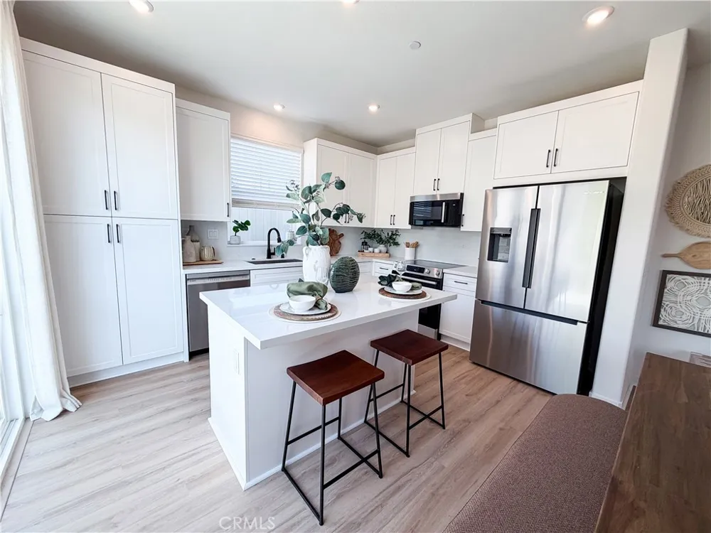 7202 Lisbon Way Highland, CA 92346