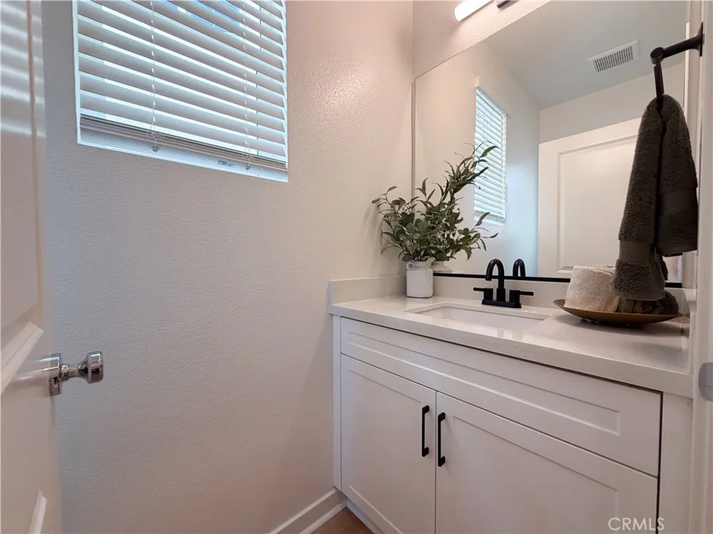 7202 Lisbon Way Highland, CA 92346