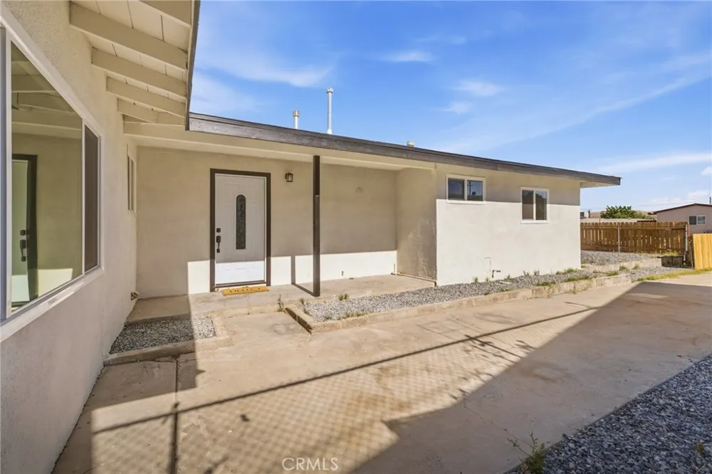 937 E Elizabeth Street Barstow, CA 92311