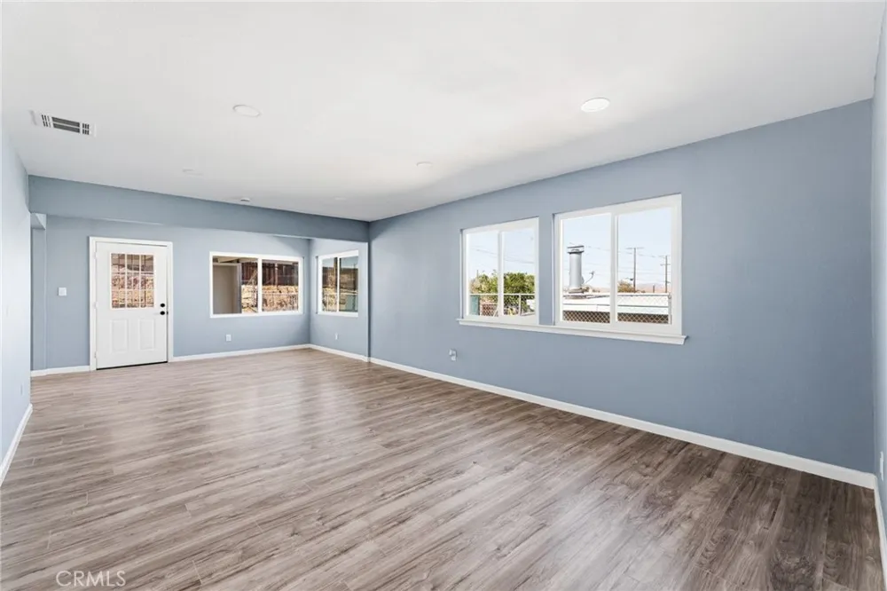 937 E Elizabeth Street Barstow, CA 92311