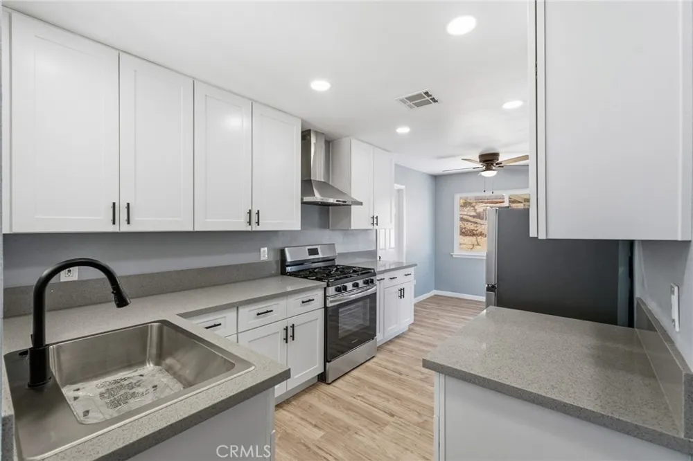 937 E Elizabeth Street Barstow, CA 92311