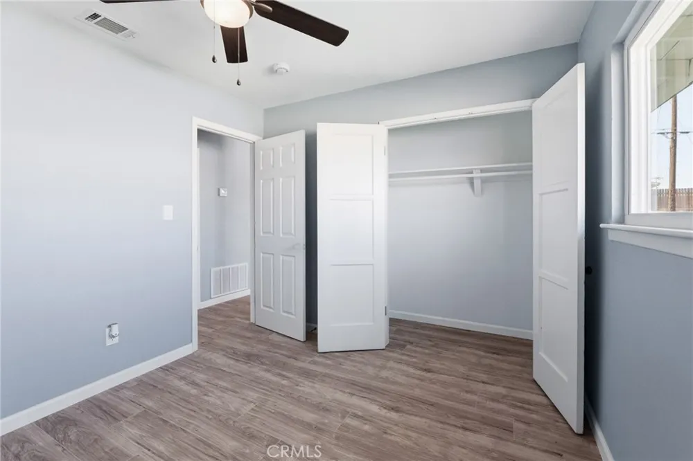 937 E Elizabeth Street Barstow, CA 92311
