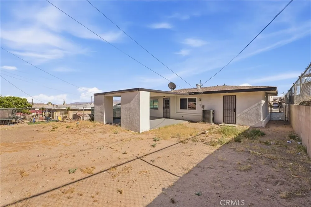 937 E Elizabeth Street Barstow, CA 92311
