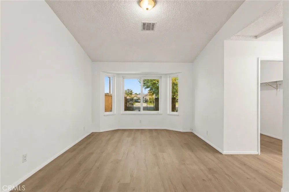 40912 169th E Lancaster, CA 93535