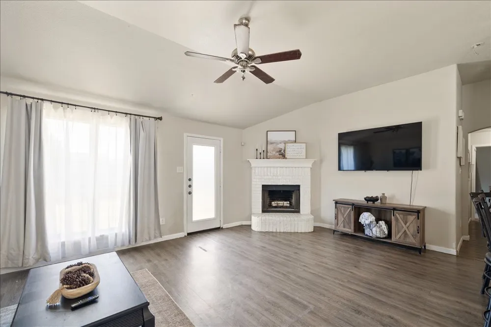 1410 Teal Way Midlothian, TX 76065