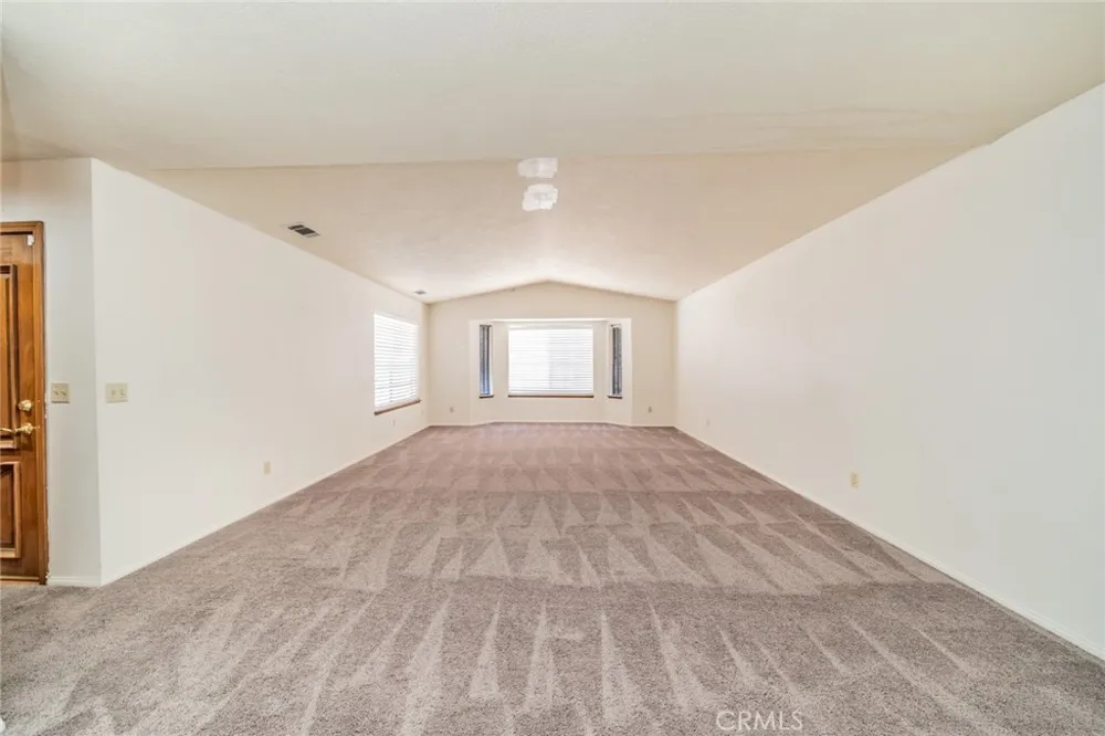 19951 US Highway 18 Apple Valley, CA 92307