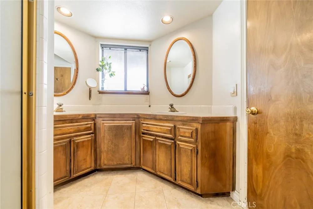 19951 US Highway 18 Apple Valley, CA 92307