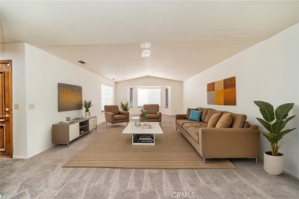 19951 US Highway 18 Apple Valley, CA 92307