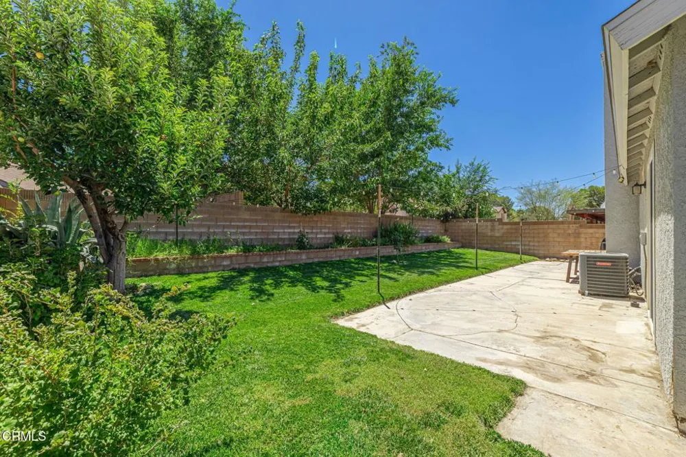 524 E Ivyton Street Lancaster, CA 93535