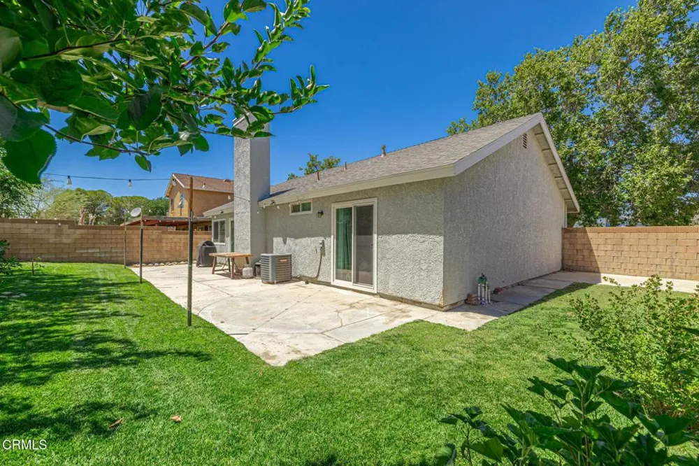 524 E Ivyton Street Lancaster, CA 93535