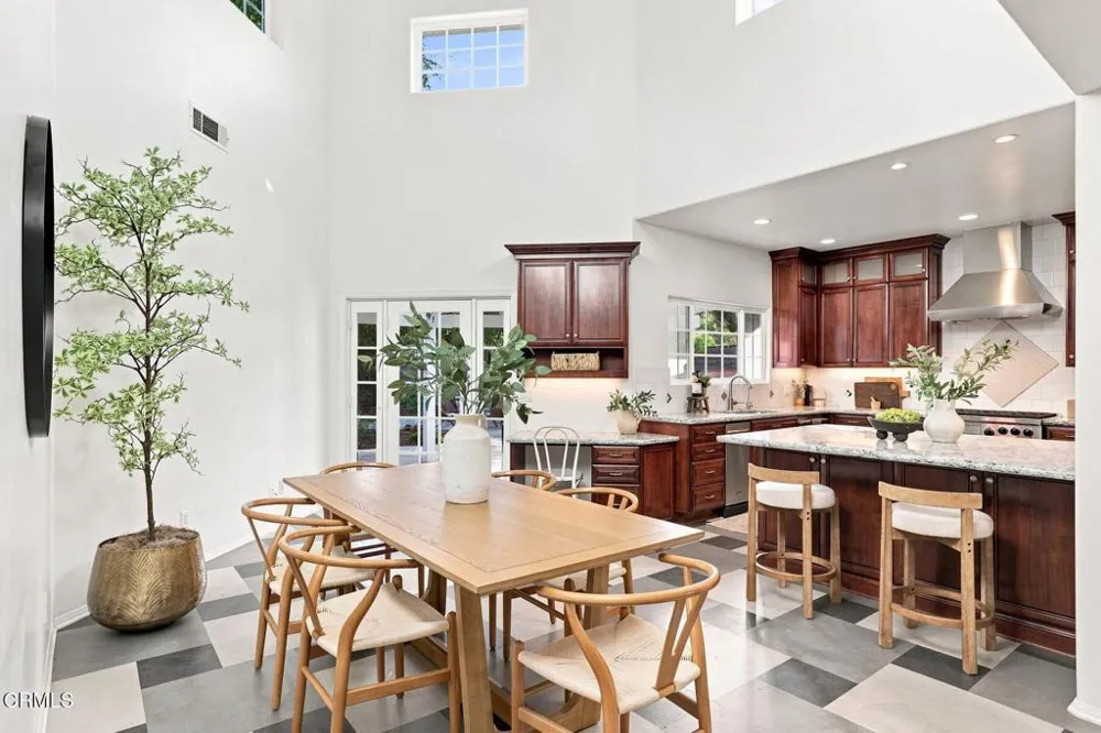 1205 Rains Court Ojai, CA 93023
