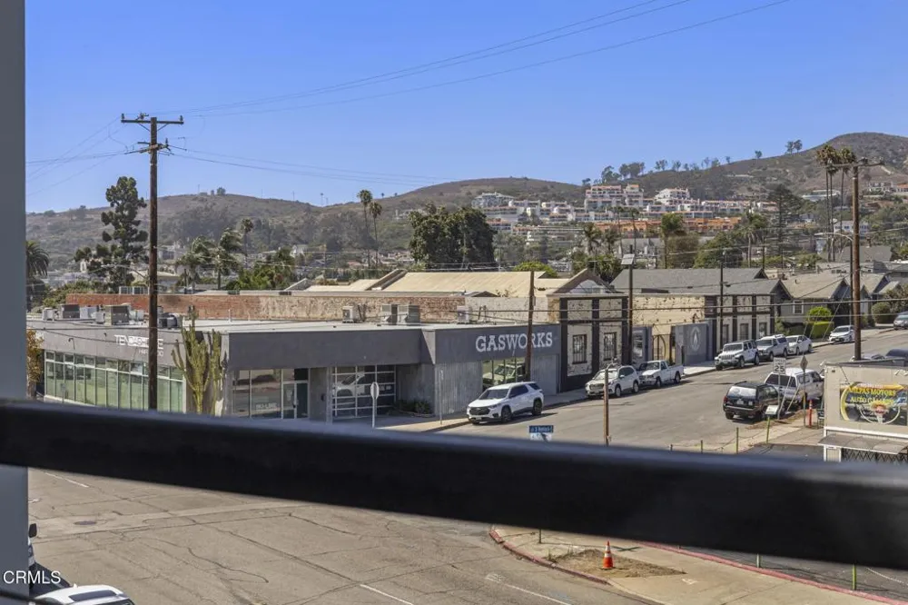 1230 E Thompson Boulevard #103 Ventura, CA 93001