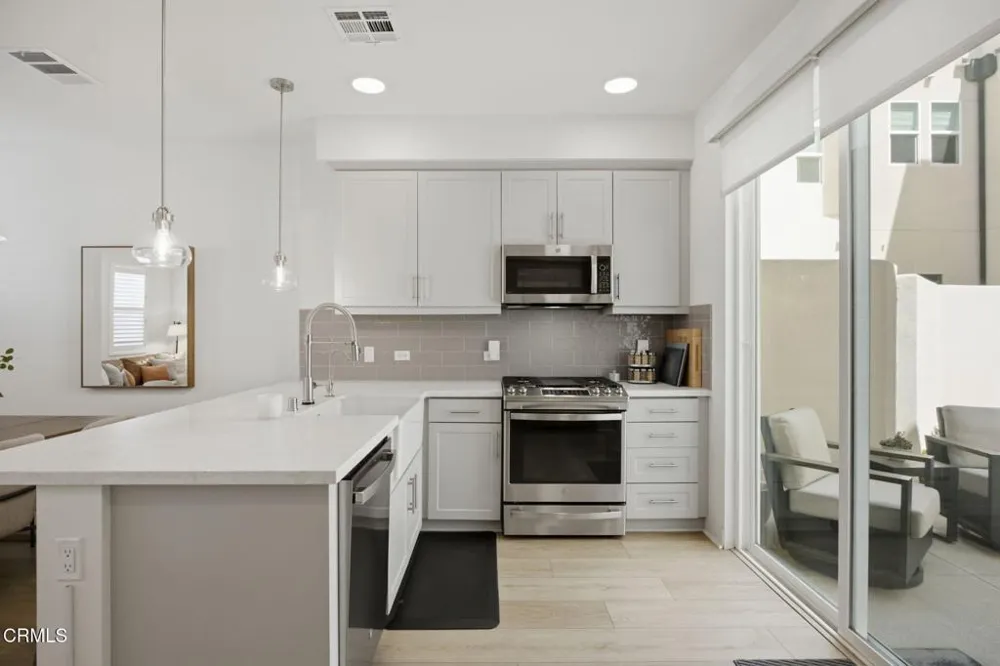 1230 E Thompson Boulevard #103 Ventura, CA 93001