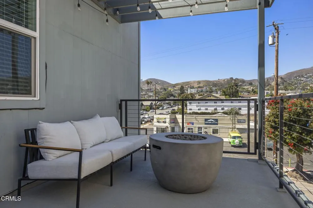 1230 E Thompson Boulevard #103 Ventura, CA 93001