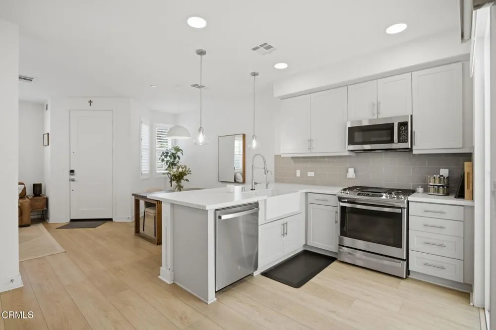 1230 E Thompson Boulevard #103 Ventura, CA 93001