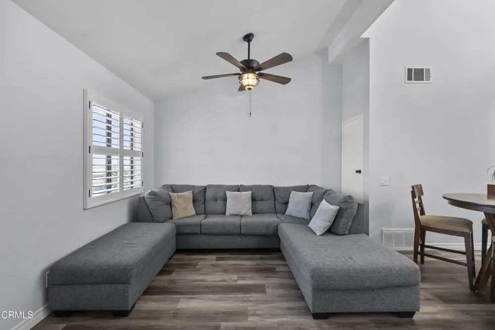 5206 Longfellow Way Oxnard, CA 93033
