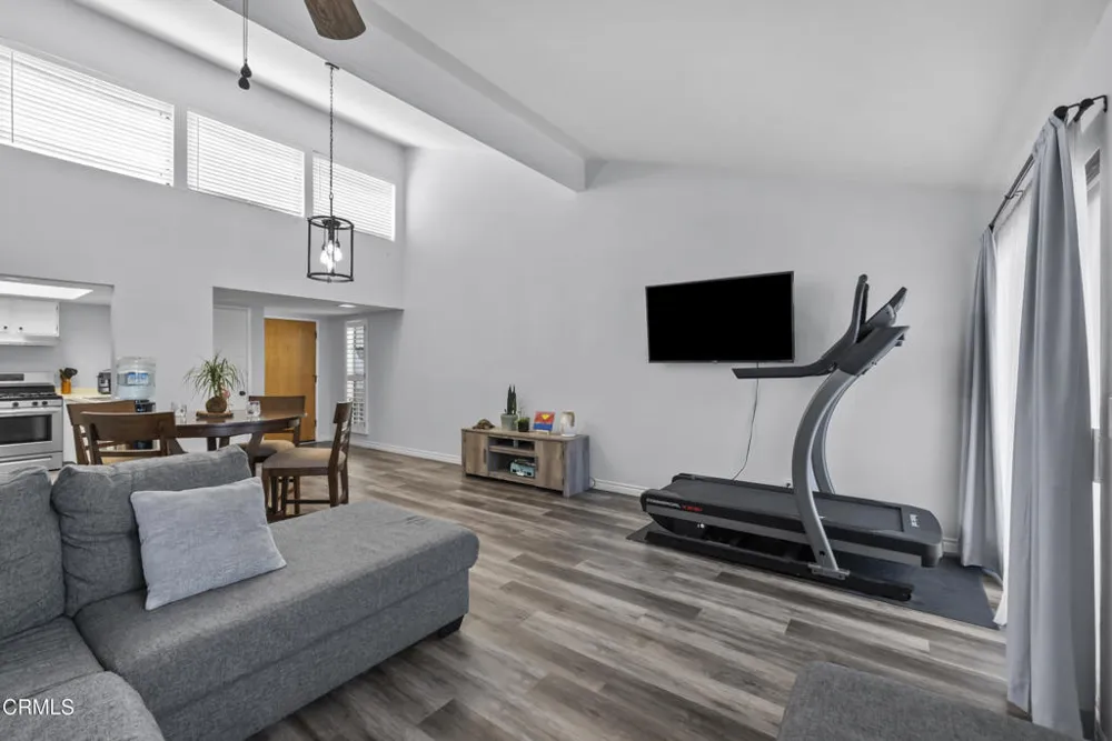 5206 Longfellow Way Oxnard, CA 93033