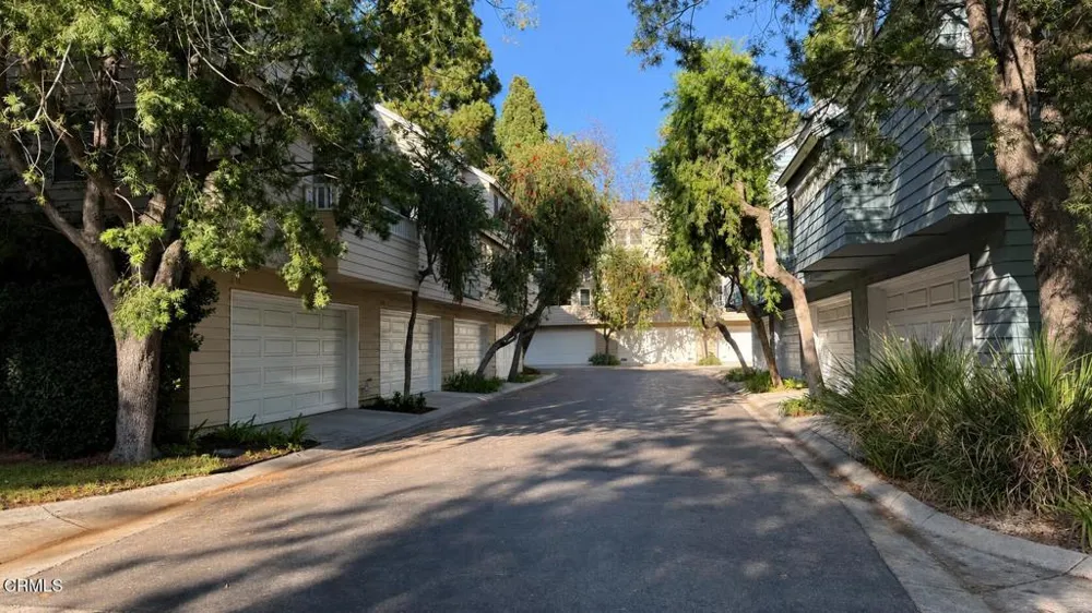 882 Barber Lane Ventura, CA 93003