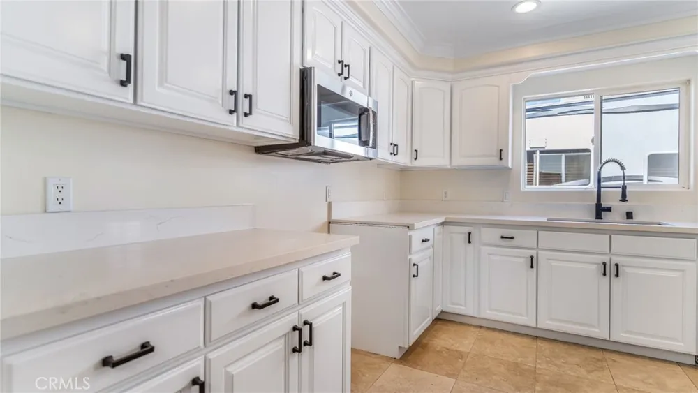 9136 Mel Dar Downey, CA 90240