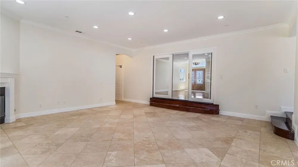 9136 Mel Dar Downey, CA 90240