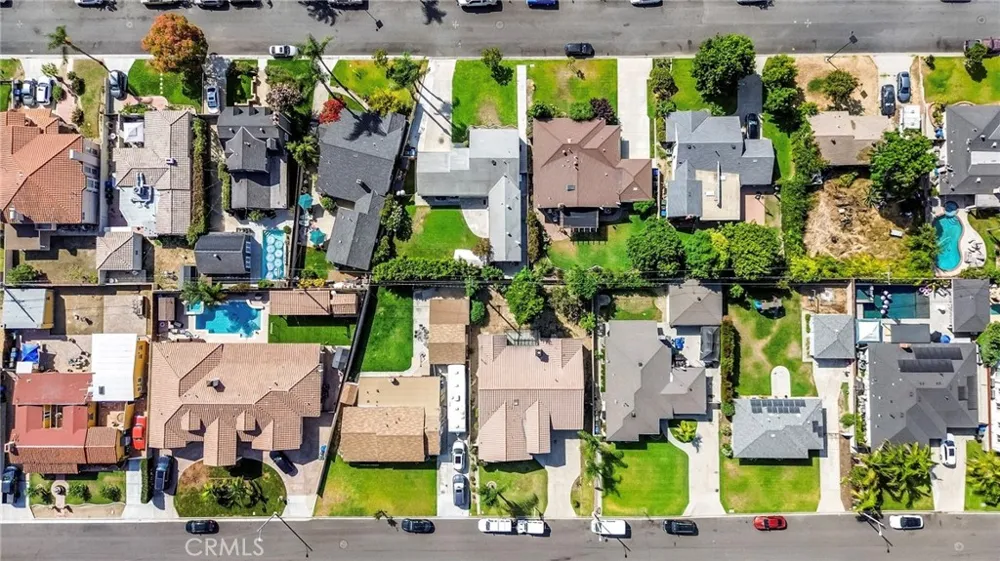 9136 Mel Dar Downey, CA 90240