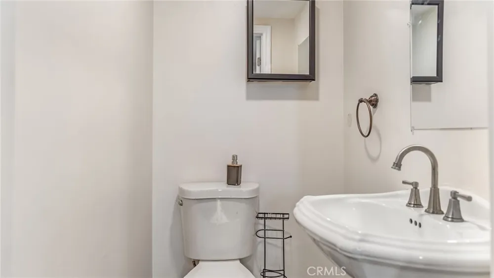 9136 Mel Dar Downey, CA 90240