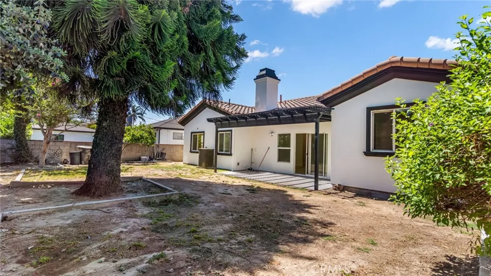 9136 Mel Dar Downey, CA 90240